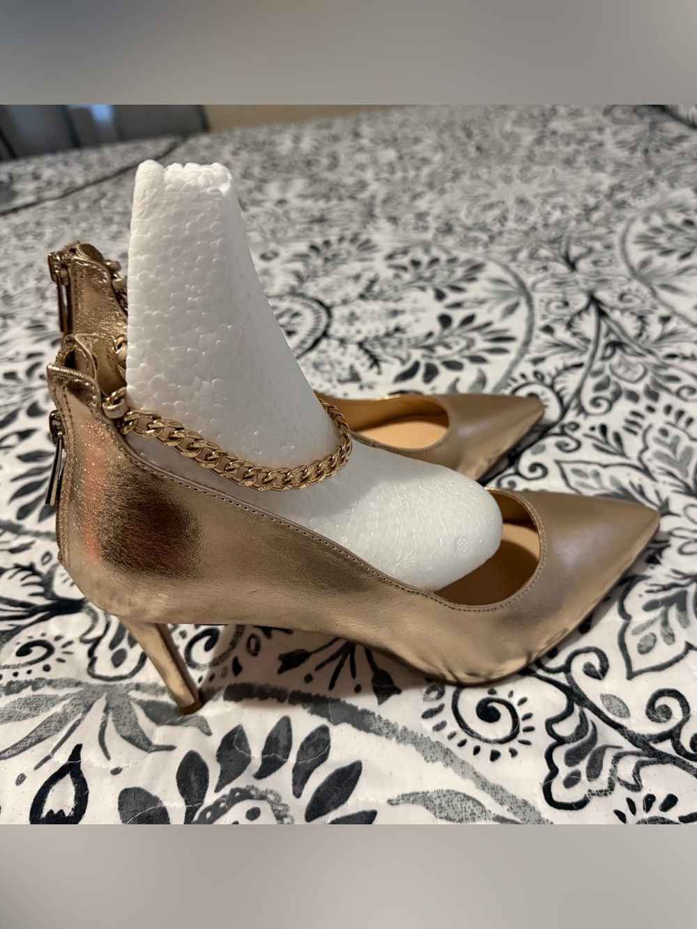 Jessica Simpson Shimmery Gold Pointed Toe Stilettos - Picture 3 of 4
